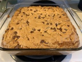 Image of cooked chocolate chip cookie bars